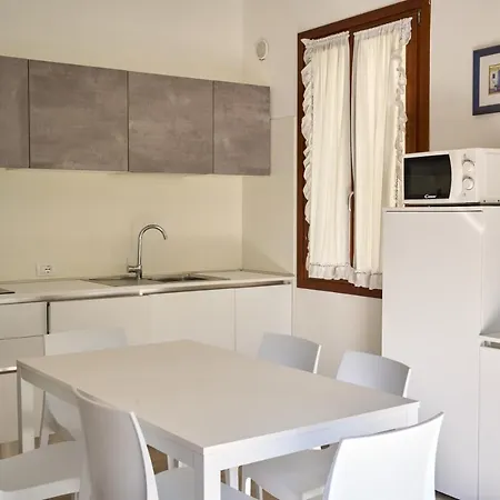Paola-pochi Passi Dal Mare-zona Piazza Aurora-lido Di Apartment Lido di Jesolo