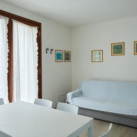 Paola-pochi Passi Dal Mare-zona Piazza Aurora-lido Di Lido di Jesolo