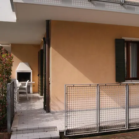 Paola-pochi Passi Dal Mare-zona Piazza Aurora-lido Di Lido di Jesolo