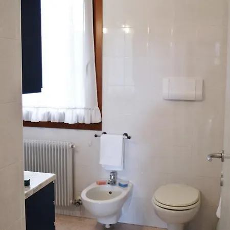 Apartment Paola-pochi Passi Dal Mare-zona Piazza Aurora-lido Di *