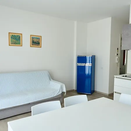 Apartamento Paola-pochi Passi Dal Mare-zona Piazza Aurora-lido Di *
