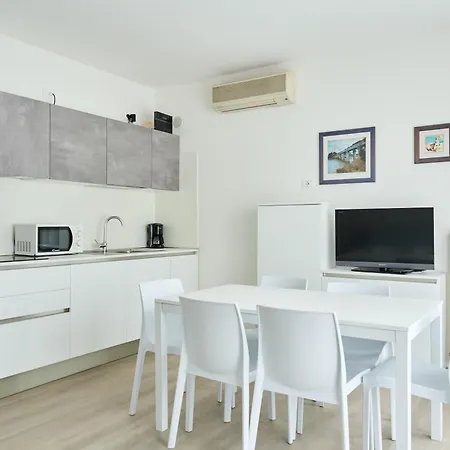 Apartamento Paola-pochi Passi Dal Mare-zona Piazza Aurora-lido Di